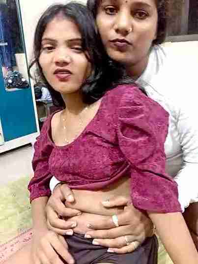 Unique Momanddaughterr desi beauty girl nude strip on live cam action