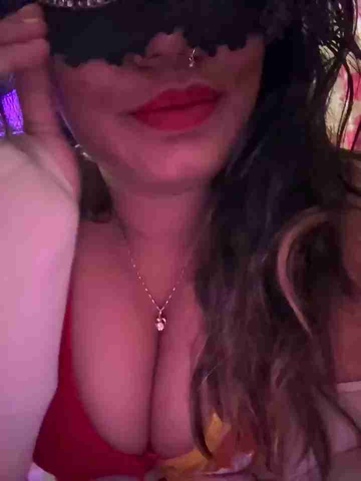 WifyHubby horny desi hot wife nude webcam fucked live cam big boobs show