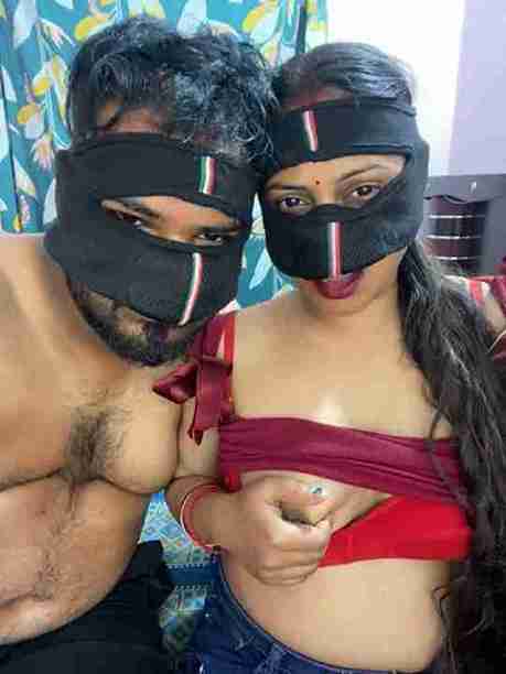 Mickey Love Live Cam Strip With Erotic Fun And Desi Charm