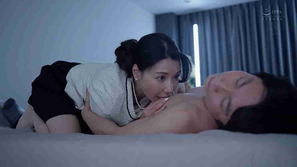 Ayano Kato – MILF Mother-In-Law Graduation Fuck Gift Creampie