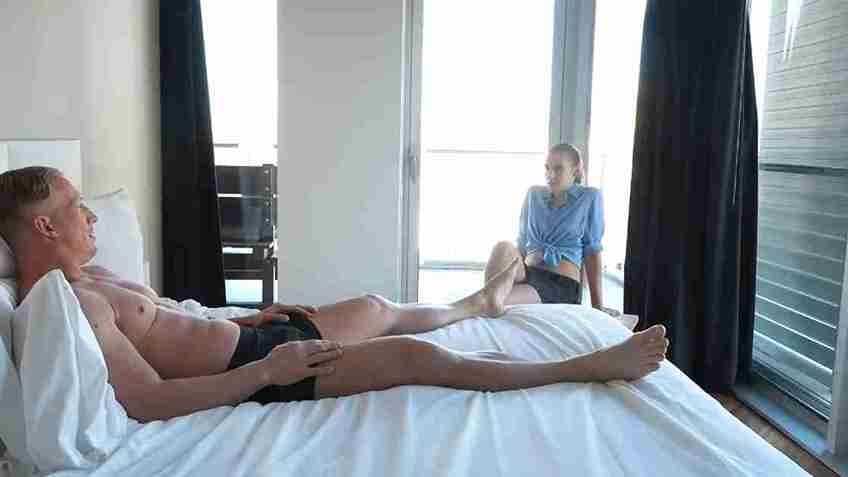 Gigi – 28-Year-Old Clothing Store Manager Seduces With Seductive Strip and Rough Fuck