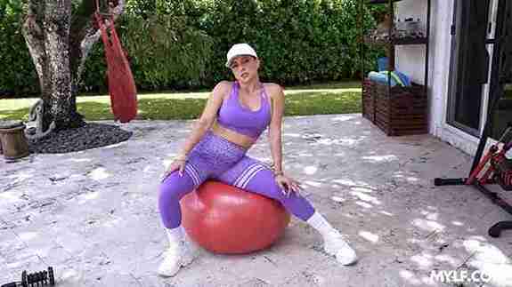 Sandy Love – Perfect Ass, Perfect Form Erotic Anal Ride and Finger Tease