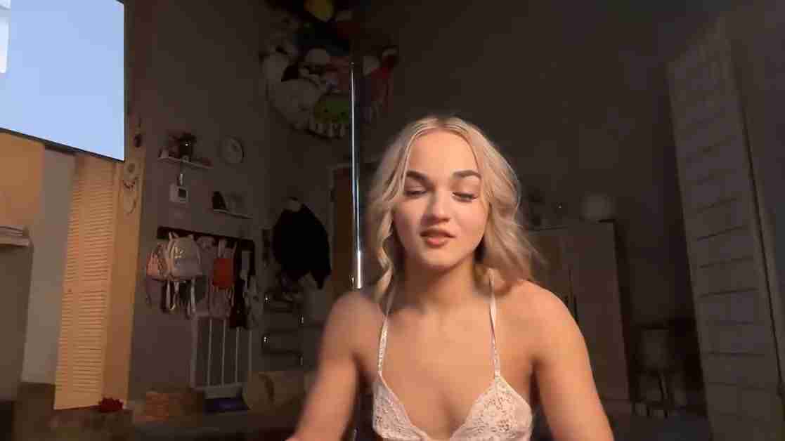 Iris World Sexy Figure Naked Live Cam Sex